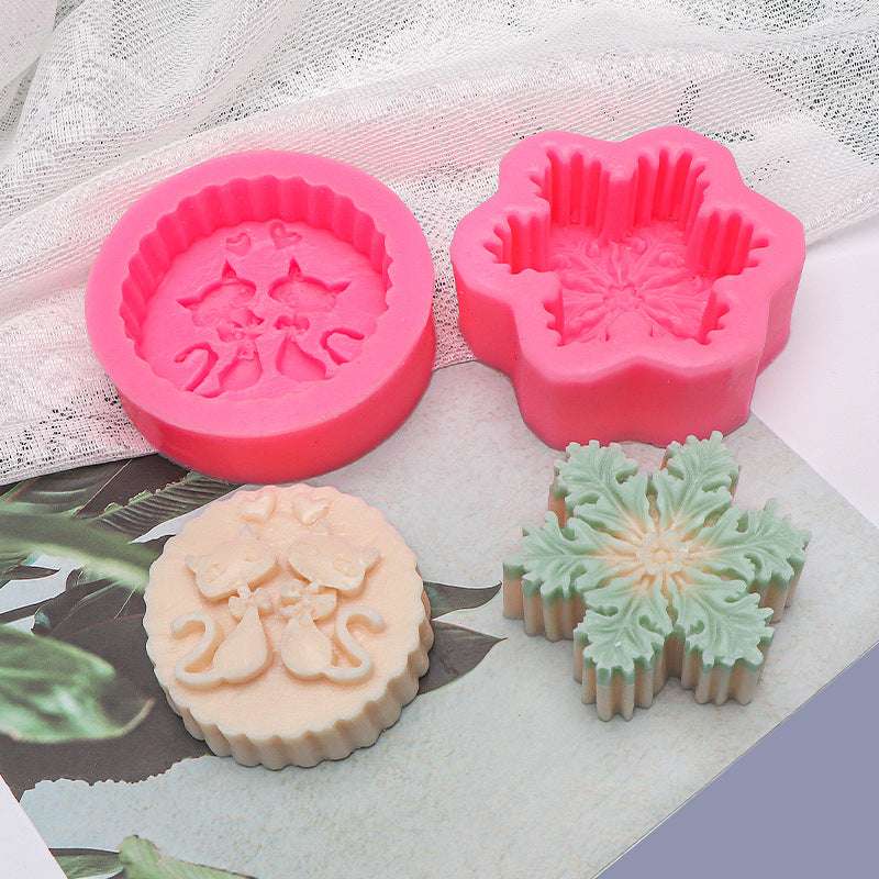 Snow cat candle for cozy home baking space

