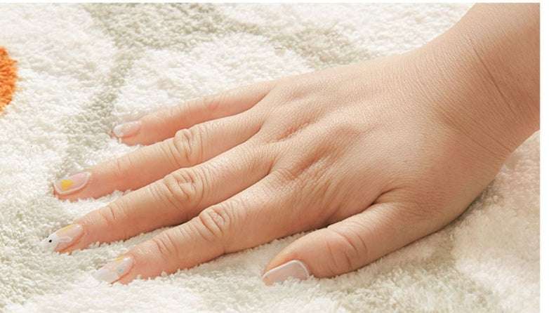 Affordable simple area rug for living room decor

Modern plain carpet design for bedroom and lounge

